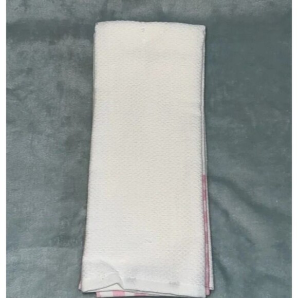 kate spade. Charming kitchen towel with pink and white checkered design. - Picture 2 of 5